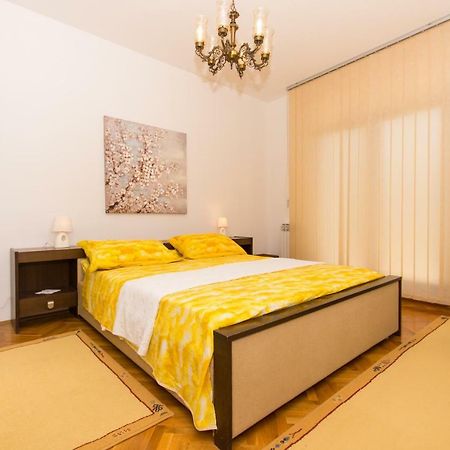 Apartman Mina โตรกีร์ ภายนอก รูปภาพ