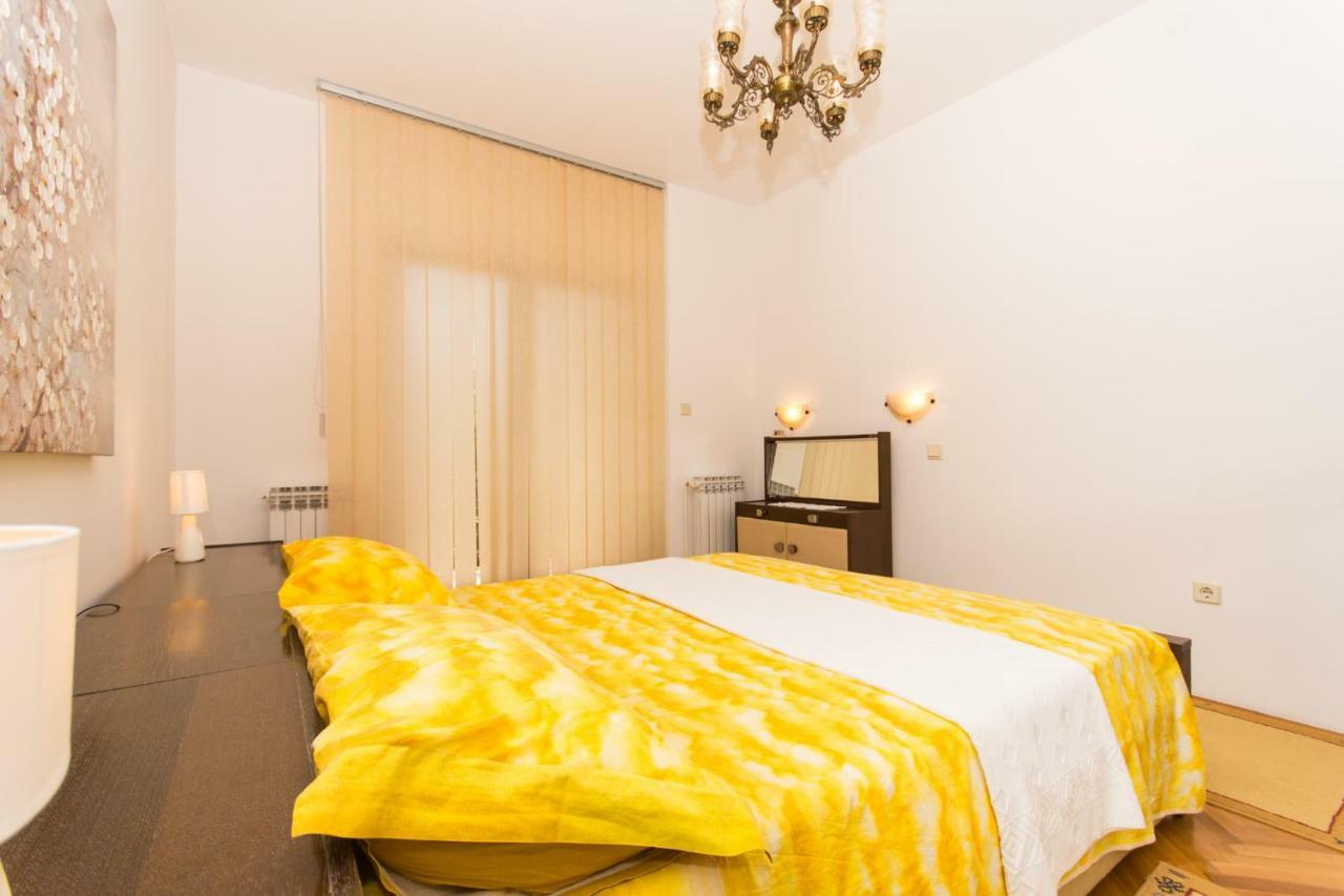 Apartman Mina โตรกีร์ ภายนอก รูปภาพ